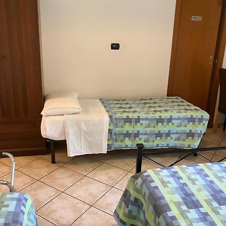 Hotel La Terrazza Peschiera del Garda Zewnętrze zdjęcie
