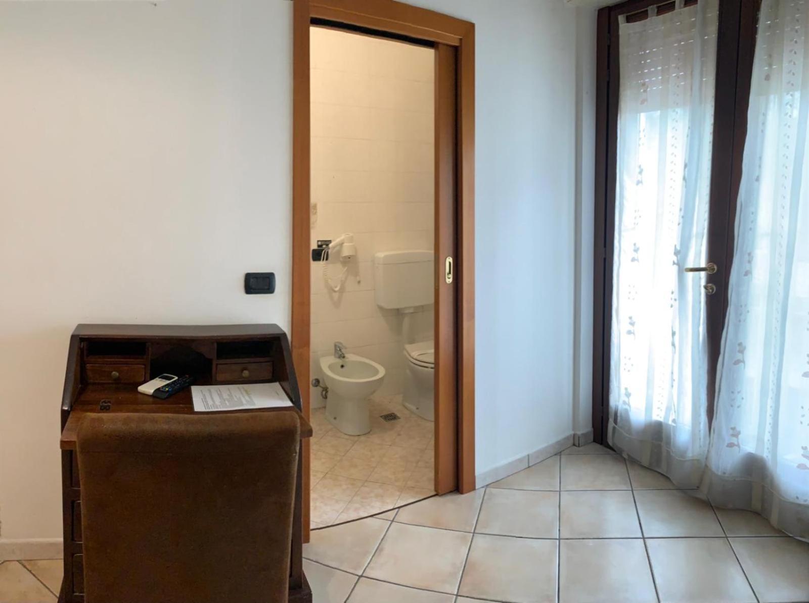 Hotel La Terrazza Peschiera del Garda Zewnętrze zdjęcie